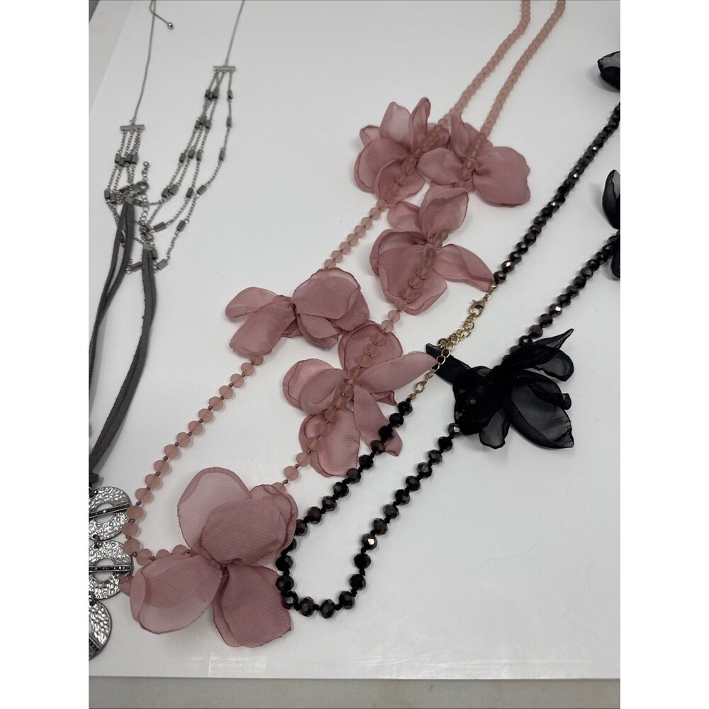 Lot Of 17 Jewelry Necklaces CATO Statement Spring Summer Costume Long Flower - Picture 14 of 16